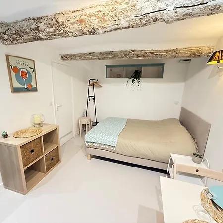 New - Vieil - Les Remparts * Антиб