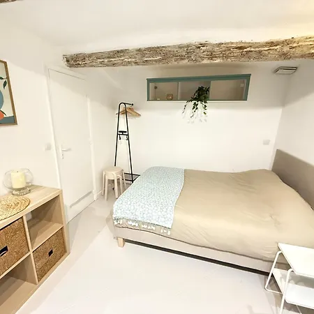 New - Vieil - Les Remparts * Антиб